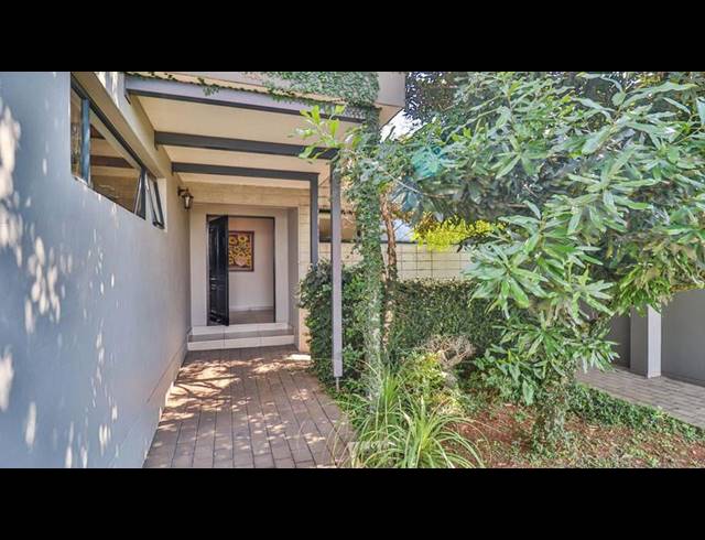 3 BEDROOM HOUSE FOR SALE IN MIDSTREAM ESTATE